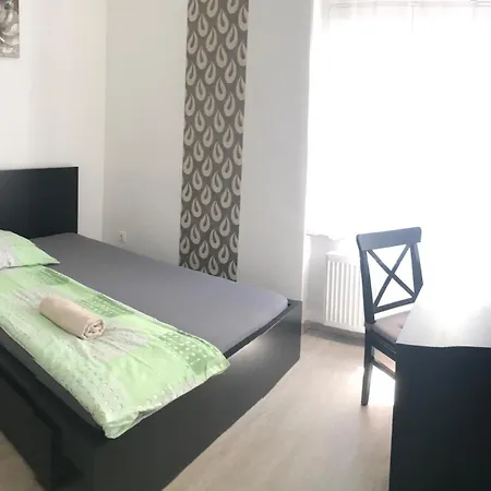 West Daire Budapeşte