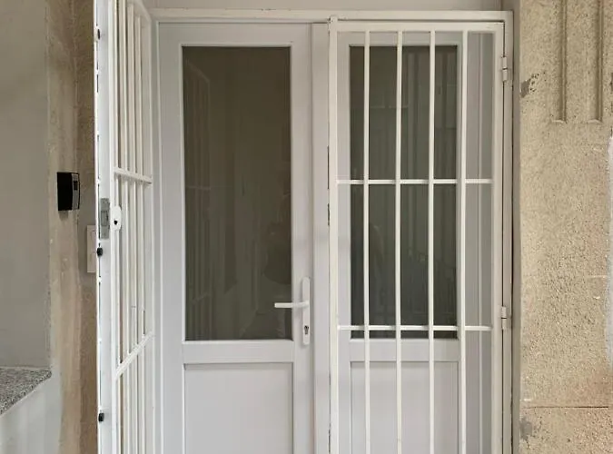 West * Budapešť