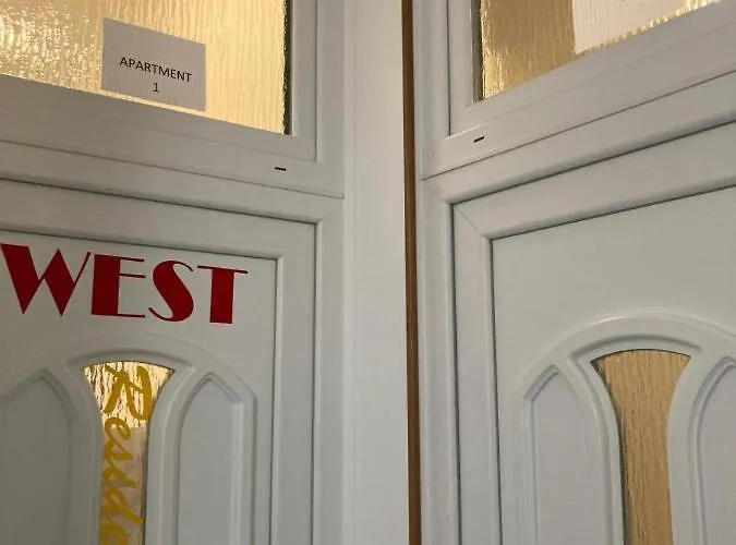 West * Budapešť